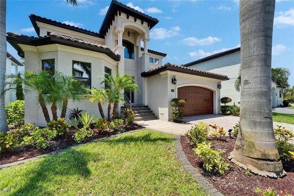 Attached, Exterior, Facade, Mediterranean
