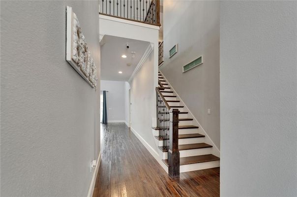 Interior, Recessed Lighting, Wood Texture Flooring