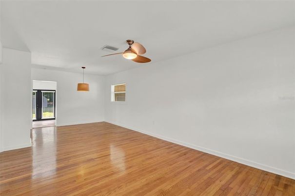 Empty room, Interior, Pendant Lights, Wood Texture Flooring