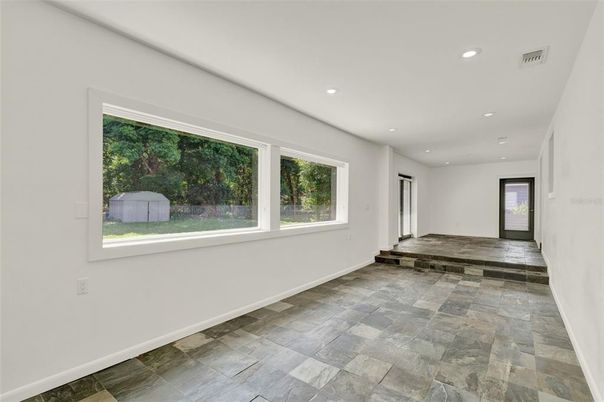 Empty room, Interior, Recessed Lighting