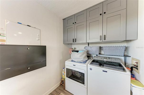 Interior, Kitchen, Washer, Wood Texture Flooring