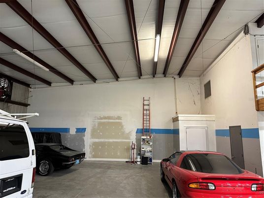 Garage, Interior