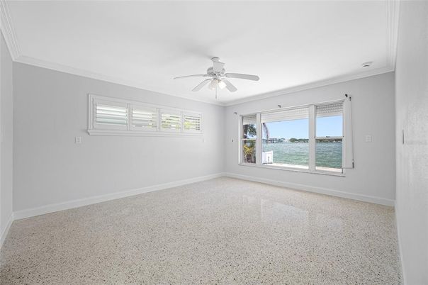 Empty room, Interior, Water