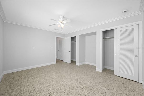Empty room, Interior