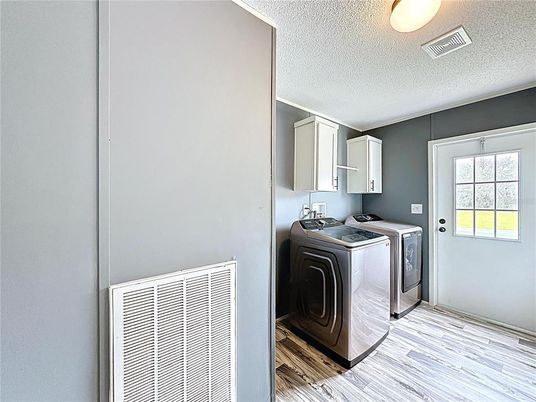 Interior, Washer, Wood Texture Flooring