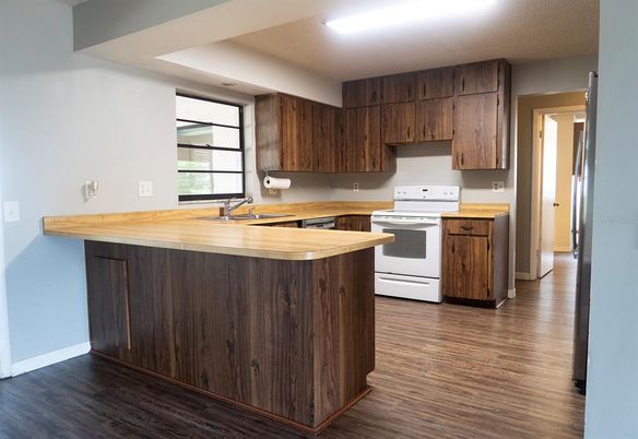 Interior, Kitchen, Recessed Lighting, Wood Texture Flooring