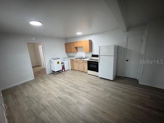 Interior, Kitchen, Recessed Lighting, Wood Texture Flooring