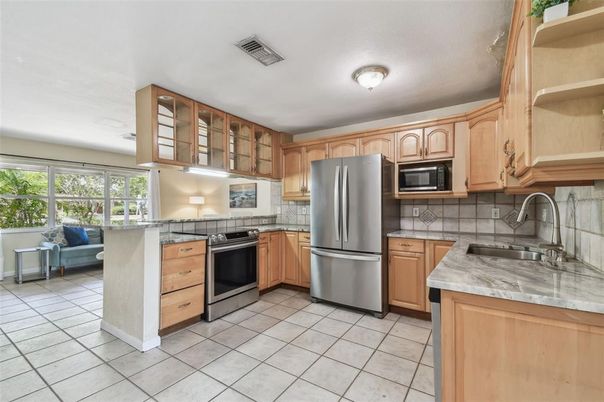 Interior, Kitchen, Living room, Stainless Steel Appliances