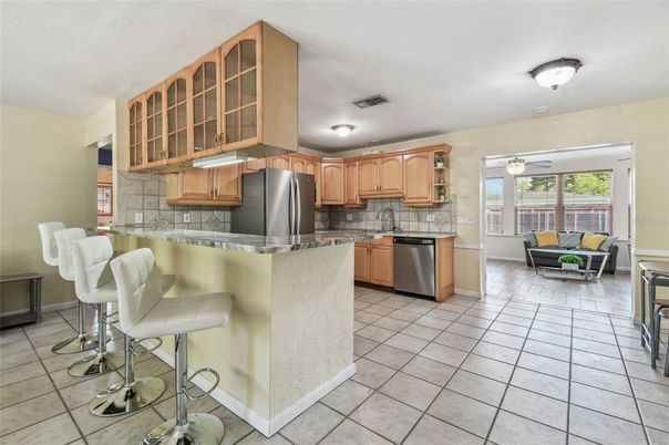 Interior, Kitchen, Living room, Stainless Steel Appliances