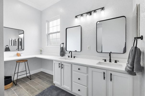 Bathroom, Dual Sink Vanities, Interior