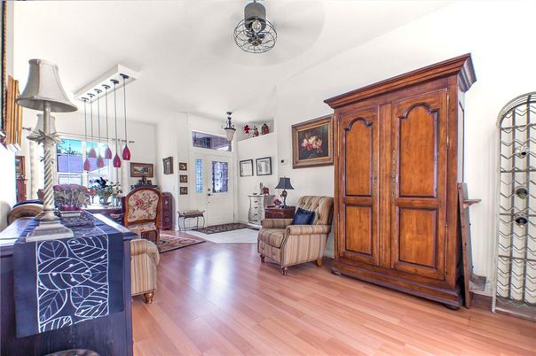 Interior, Pendant Lights, Wood Texture Flooring