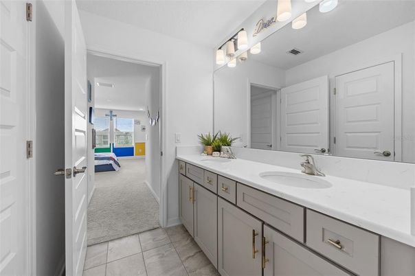 Bathroom, Dual Sink Vanities, Interior