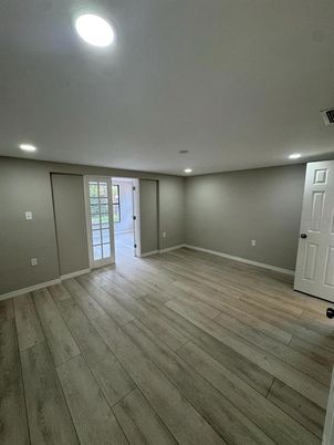 Empty room, Interior, Recessed Lighting, Wood Texture Flooring