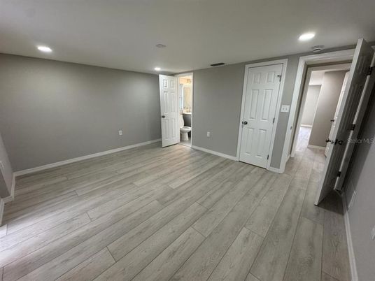 Empty room, Interior, Recessed Lighting, Wood Texture Flooring