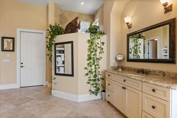 Bathroom, Interior, Recessed Lighting