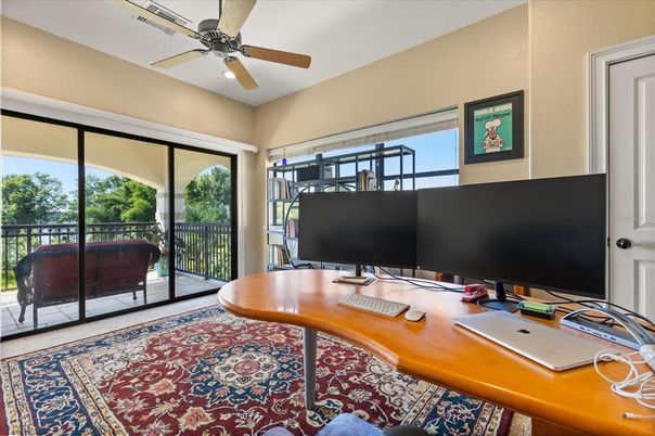 Home Office, Interior