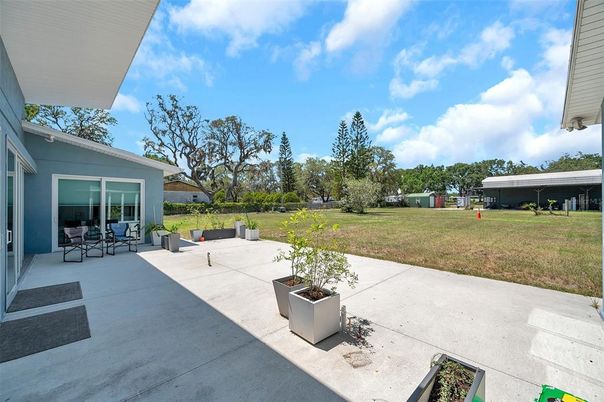 Backyard, Exterior