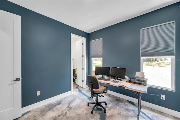 Home Office, Interior
