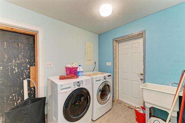Interior, Washer