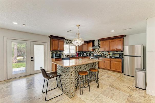 Chandelier, Interior, Kitchen, Recessed Lighting, Stainless Steel Appliances