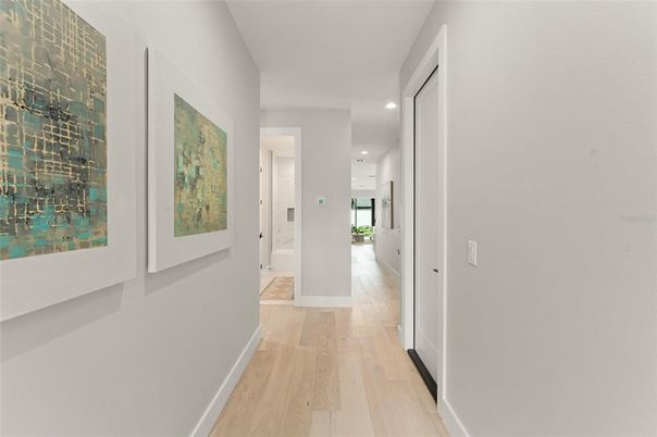 Interior, Recessed Lighting, Wood Texture Flooring
