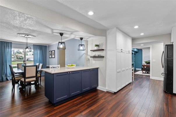 Dining room, Interior, Kitchen, Pendant Lights, Recessed Lighting, Wood Texture Flooring