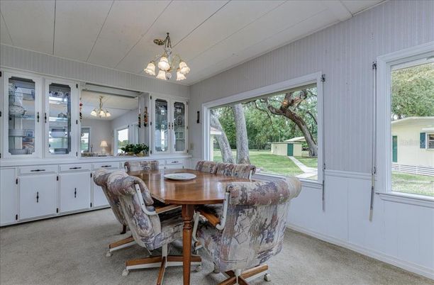 Chandelier, Dining room, Interior
