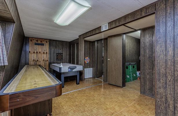 Game Room, Interior, Wood Texture Flooring, Wooden Walls