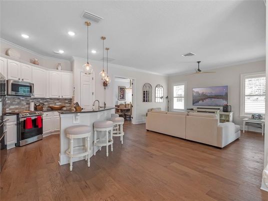 Interior, Kitchen, Living room, Pendant Lights, Recessed Lighting, Wood Texture Flooring