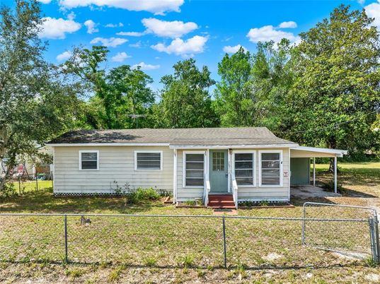 Backyard, Exterior, Facade, Ranch