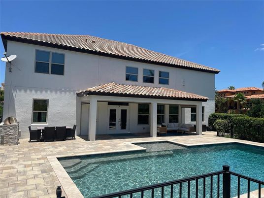 Exterior, Pool