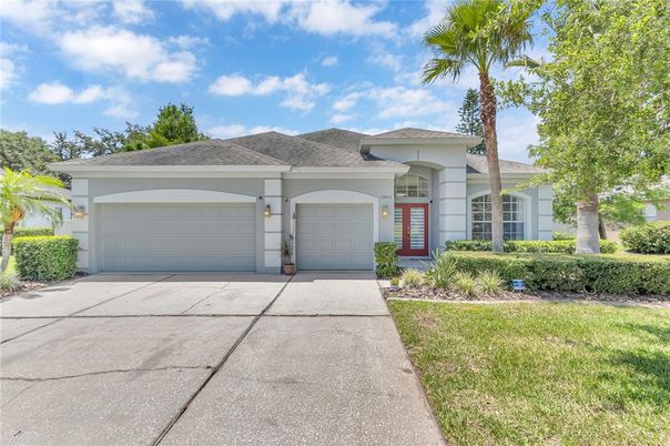 Attached, Exterior, Facade, Ranch
