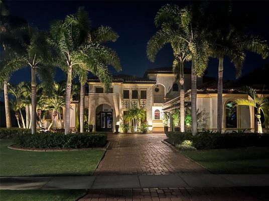Exterior, Facade, Mediterranean