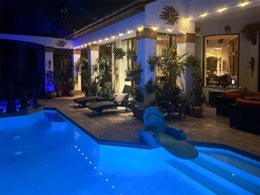 Exterior, Pool