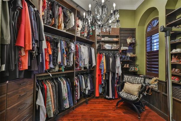 Chandelier, Interior, Walk-in Closets, Wood Texture Flooring