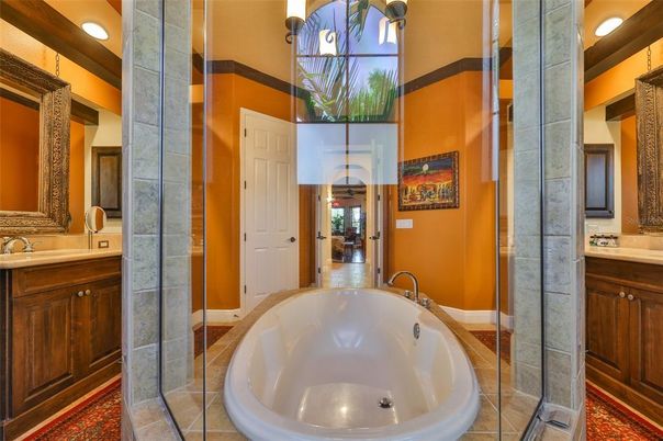 Bathroom, Dual Sink Vanities, Interior