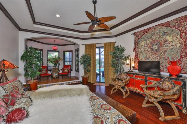 Interior, Living room, Pendant Lights, Recessed Lighting, Wood Texture Flooring