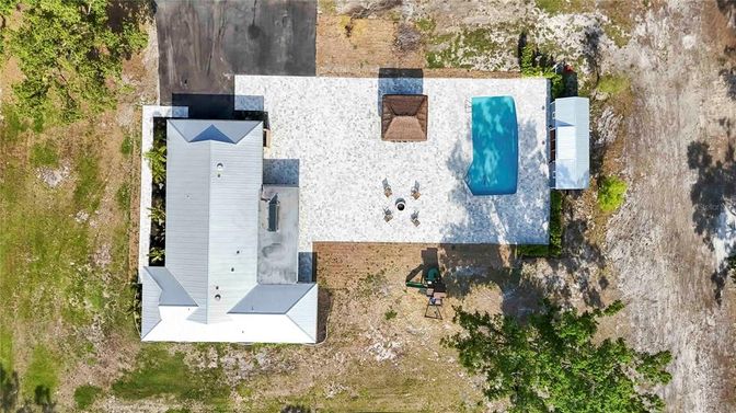 Exterior, Drone