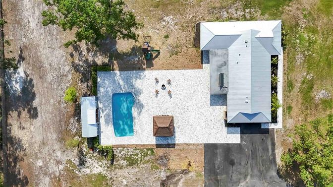 Exterior, Drone