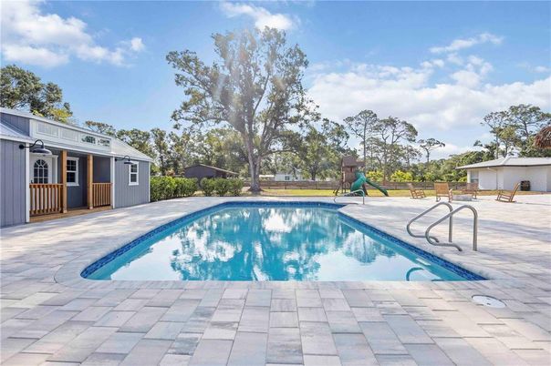 Exterior, Playground, Pool