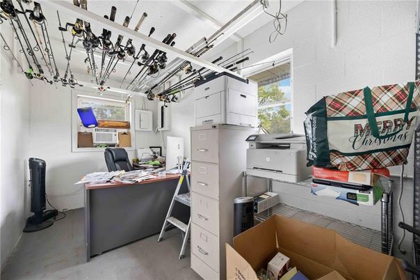 Home Office, Interior