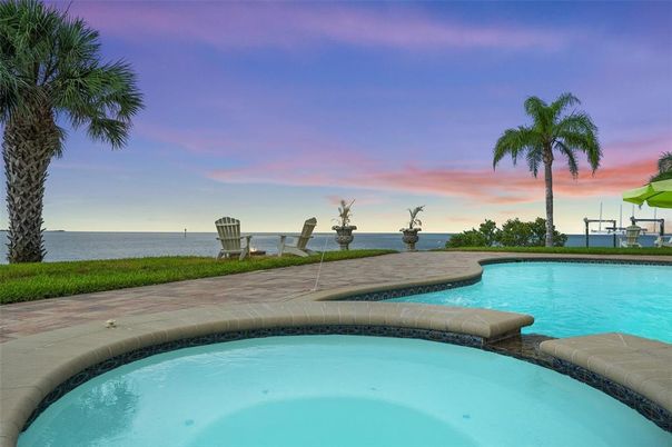 Exterior, Pool, Water