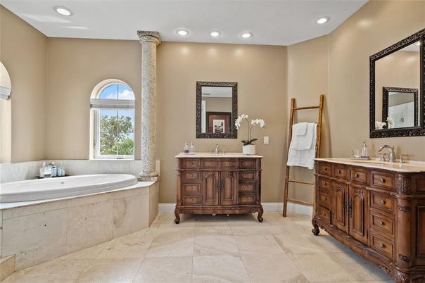 Bathroom, Dual Sink Vanities, Interior, Recessed Lighting