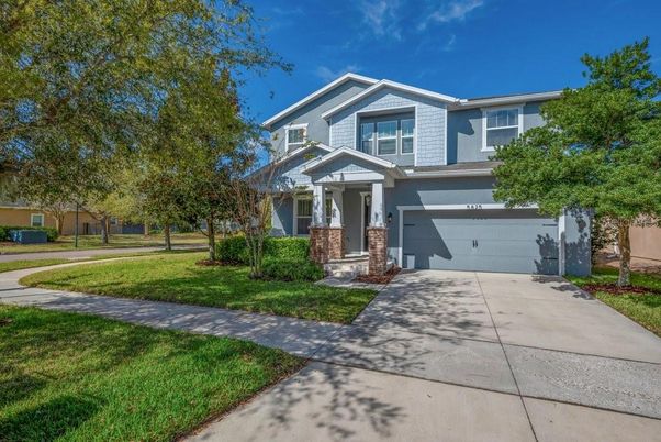 Attached, Exterior, Facade, American Craftsman