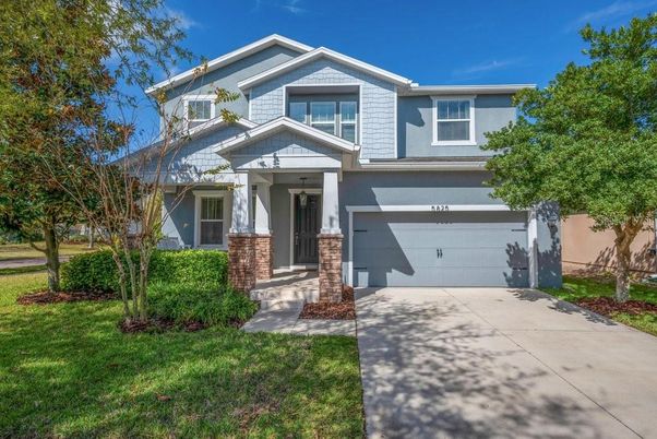 Attached, Exterior, Facade, American Craftsman