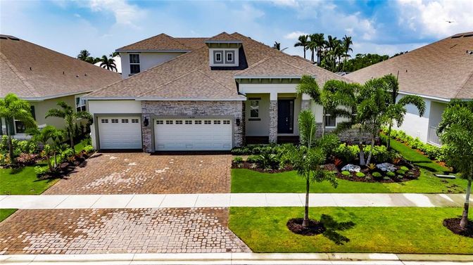 Attached, Exterior, Facade, Ranch