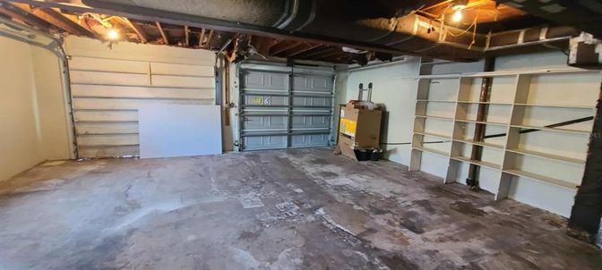 Garage, Interior