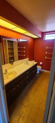Bathroom, Dual Sink Vanities, Interior