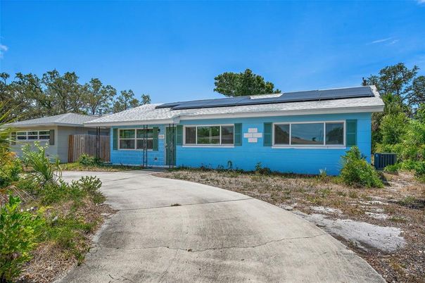 Attached, Exterior, Facade, Solar Panels, Ranch
