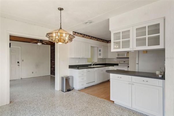 Chandelier, Interior, Kitchen, Pendant Lights, Wood Texture Flooring